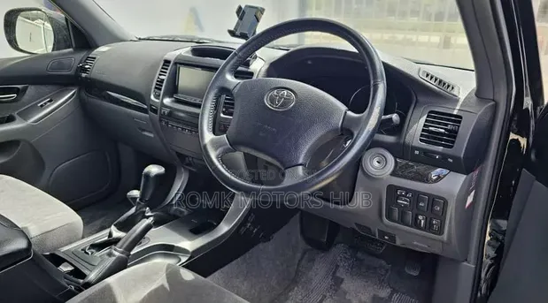 Toyota Land Cruiser Prado 2008 Black - 1
