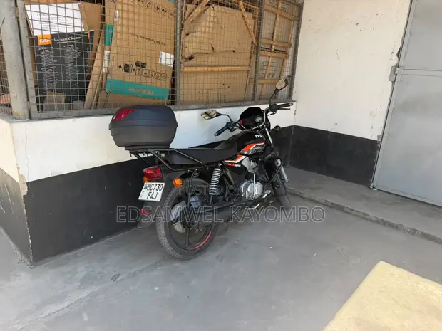 TVS HLX 125 2025 Black - 1