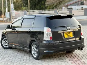Toyota Wish 2004 Nyeusi