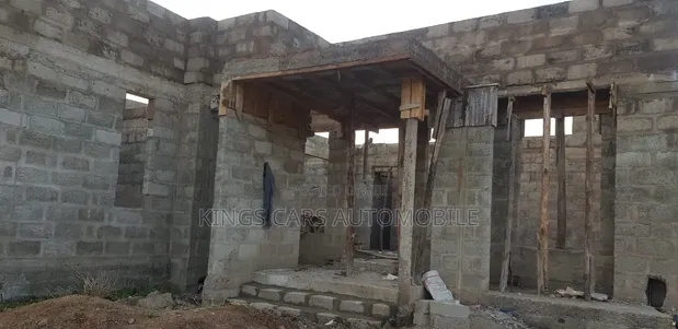 Nyumba ya Vyumba 4 vya Kulala yenye Samani kwa Ajili ya Kuuzwa Orkeyan, Arusha - 1