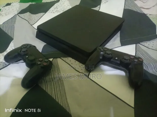 PS4 Slim 500GB Console na Vidhibiti 2 & Michezo 3 - 1