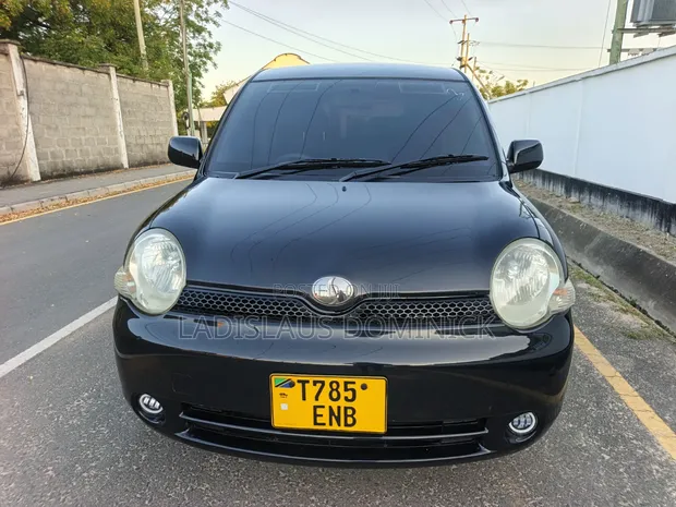Toyota Sienta 1.5 FWD 2006 Nyeusi - 1