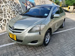 Toyota Belta 2006 Gold