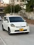 Toyota Passo 2004 Nyeupe - 2