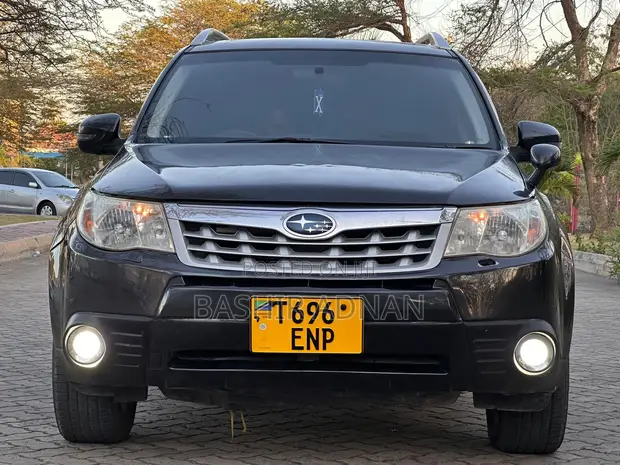 Subaru Forester 2012 Gray - 1