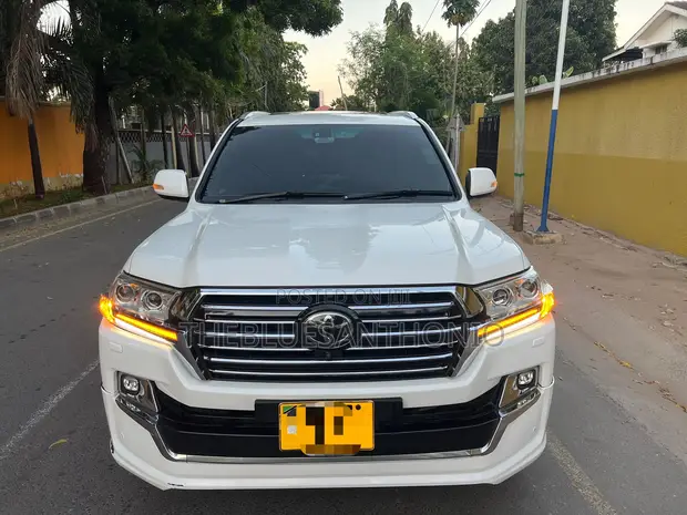 Toyota Land Cruiser VX 2017 - 1