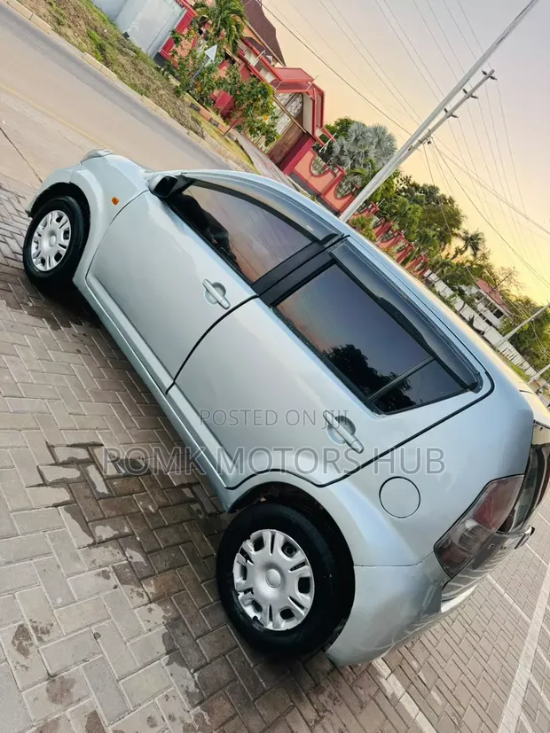 Toyota Passo 2006 Silver - 1