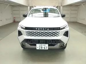 New Toyota Hilux Invincible X 2026 White