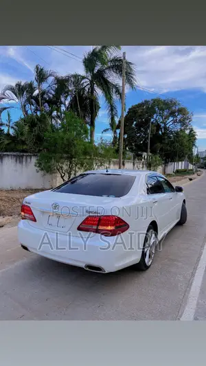 Toyota Crown Royal 2009