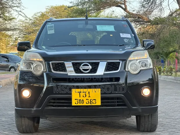 Nissan X-Trail 2013 Black - 1