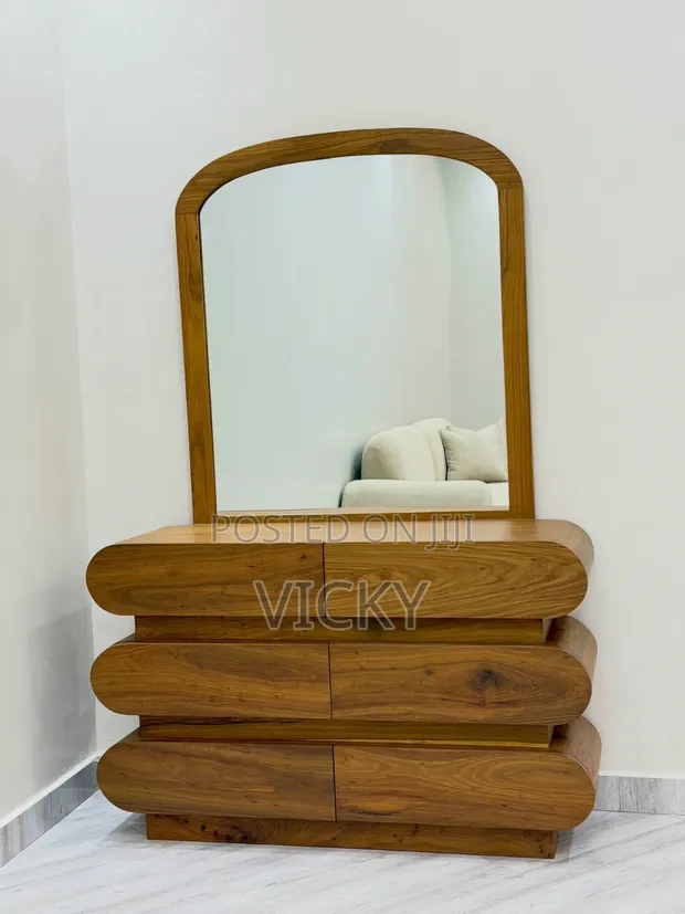 Dress Table Ya Kisasa Mninga - TZS 1.2M - 1