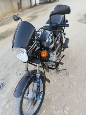 Bajaj Boxer 125 2026 Nyeusi