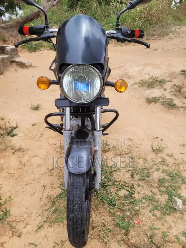 Bajaj Boxer 125 2026 Nyeusi - 1