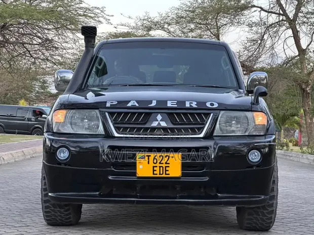 Mitsubishi Pajero Sport 2005 Nyeusi - 1