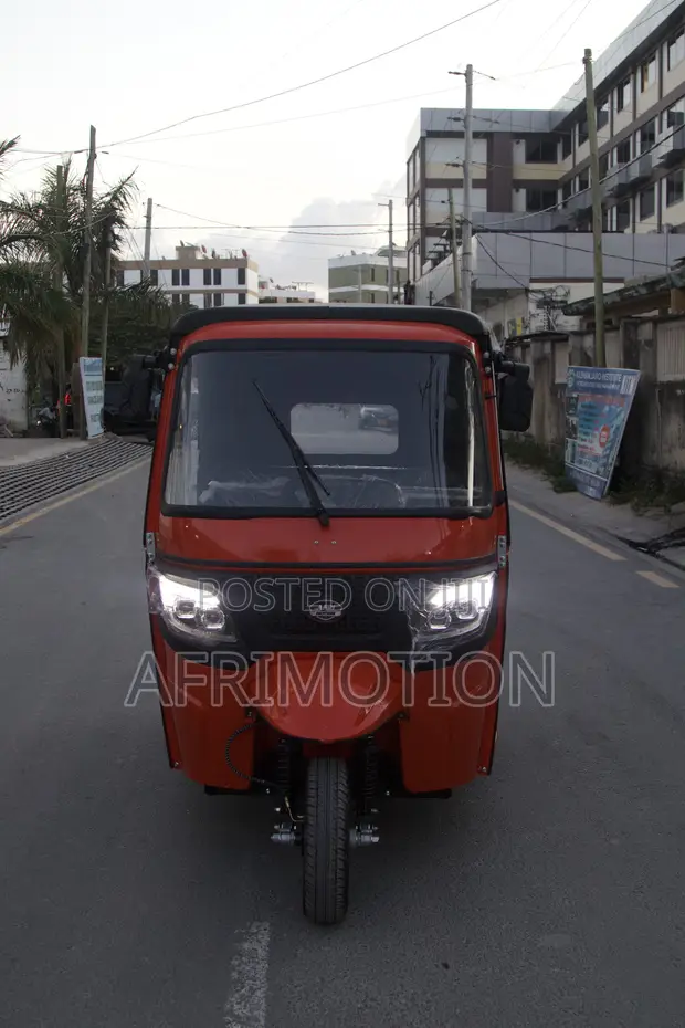 New Bajaj Three-Wheeler 2026 Orange - 1