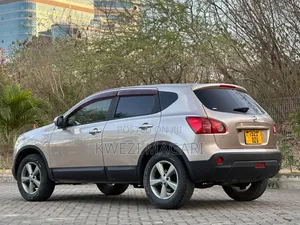 Nissan Dualis 2008 Dhahabu