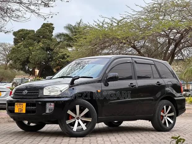 Toyota RAV4 Automatic 2003 Nyeusi - 1