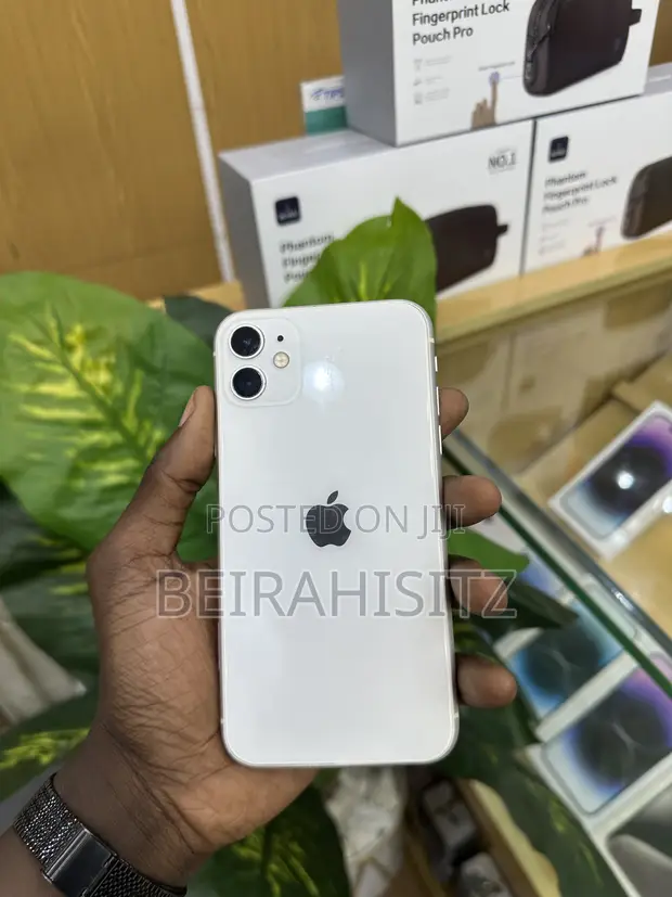 Apple iPhone 11 64GB White - 1