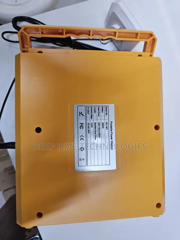 DK-1007 Portable Power Station 300W/300Wh with Solar Panel - 1