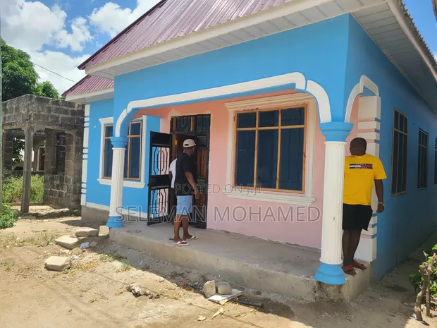 Nyumba ya Vyumba 3 kwa Uuzaji Biriani Real Estate, Chamazi - 1