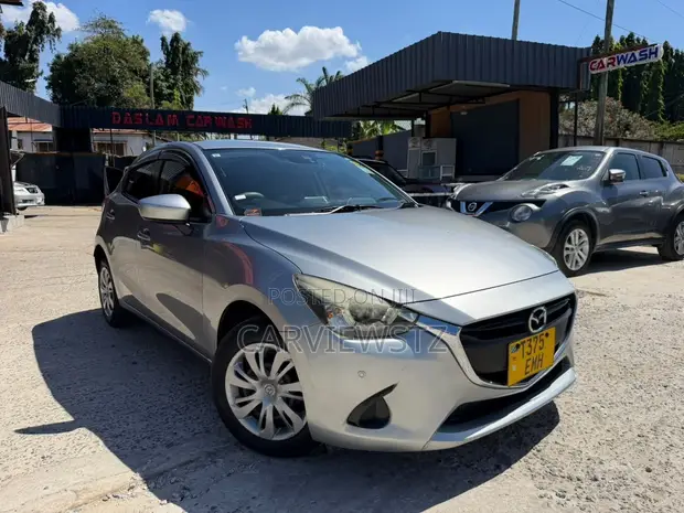 Mazda Demio 2015 Silver - 1