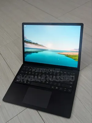 Microsoft Surface Laptop 2 - 8GB RAM, 256GB SSD, Intel Core i5