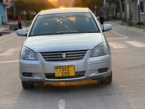 Toyota Premio 1.5 FWD 2004 Nyeupe - 1