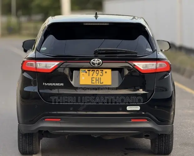 Toyota Harrier 2018 Nyeusi - 1