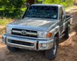Toyota Land Cruiser Pickup 2001 Nyeupe - 2