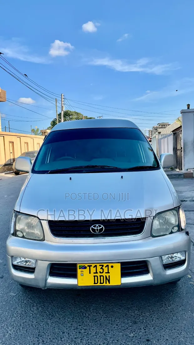Toyota Noah 2.0 FWD (8 Seater) 2001 Silver - 1