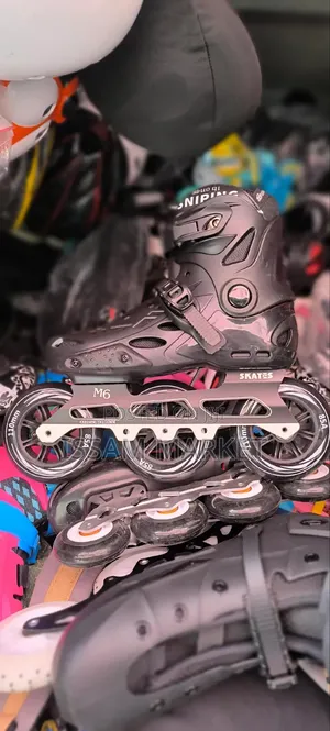 Bodyfit Skate Shoes Mpya Kabisa