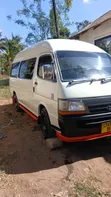 Toyota HiAce 2000 Nyeupe - 4