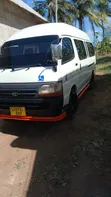 Toyota HiAce 2000 Nyeupe - 5