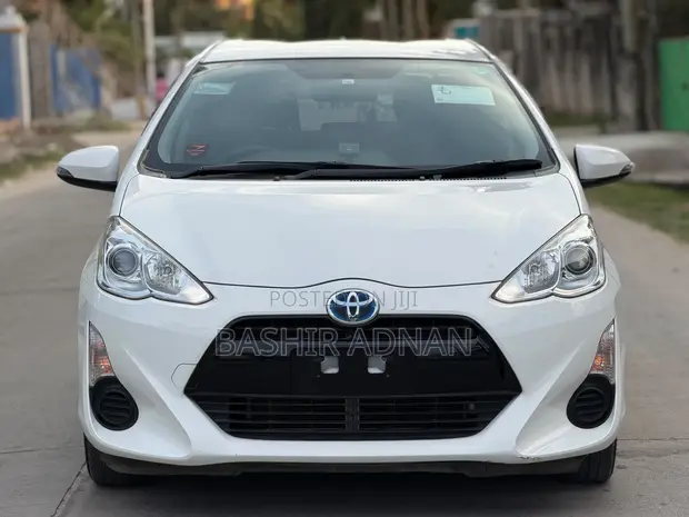 Toyota Aqua 2013 Hybrid - 1