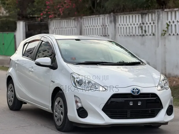 Toyota Aqua 2016 Hybrid - 1
