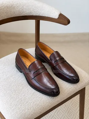Clarks Loafers Nyeusi za Ngozi - Soli Jekundu