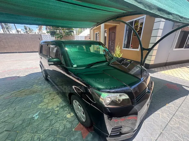Toyota Corolla Rumion 2008 Black - 1