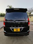 Toyota Noah 2004 Nyeusi - 2