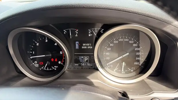 Toyota Land Cruiser 2015 Silver - 1