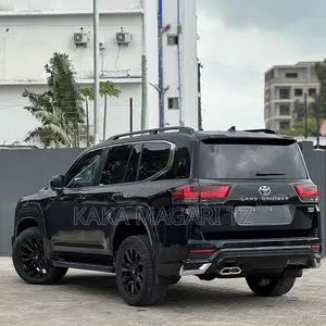 Toyota Land Cruiser LC300 ZX 2024