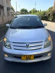 Toyota IST 2004 Nyeupe - 1