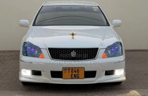 Toyota Crown Athlete 2007 White - 1