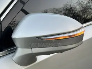 Toyota Crown Hybrid 2013 Nyeupe