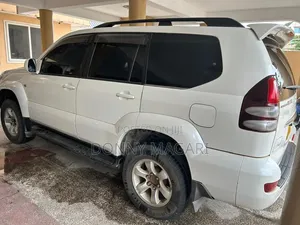 Toyota Land Cruiser Prado 2006 Nyeupe