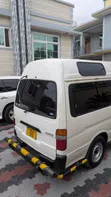 Toyota Grand HiAce 2000 Nyeupe - 4