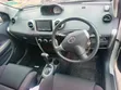 Toyota IST 2004 - Nyeupe - 3