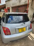 Toyota IST 2006 Nyeusi - 3