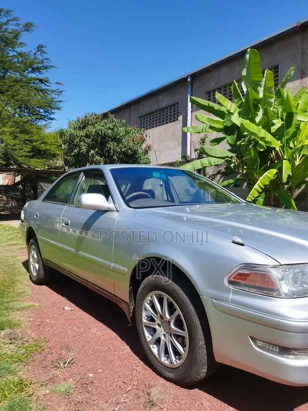 Toyota Mark II Grande 2.0 (2000) - 1