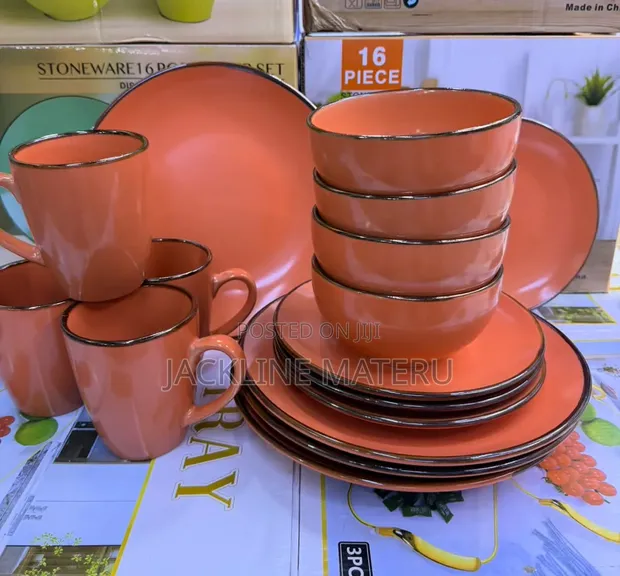 16-Piece Dinnerware Set - Microwave & Dishwasher Safe - 1
