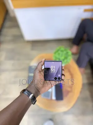 Samsung Galaxy Z Flip7 256GB Nyeusi